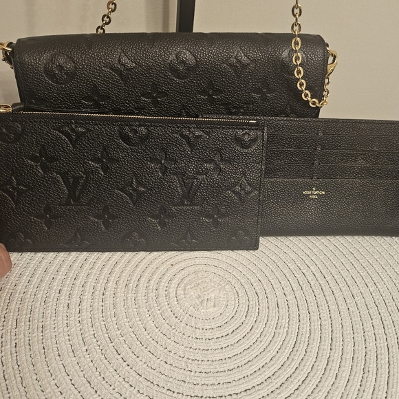 Louis Vuitton Monogram Empreinte Pochette Félicie – Black - Picture 2 of 6